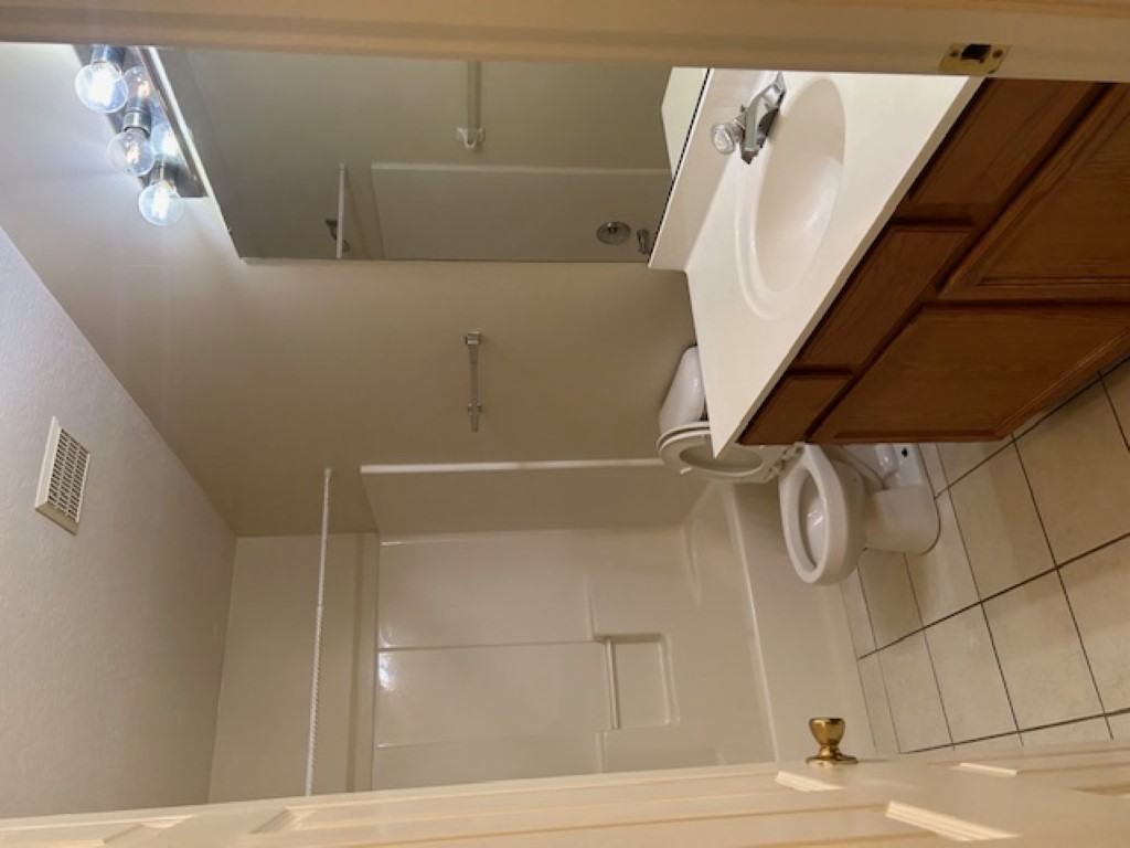 14 Pepperwood 1 - full bath