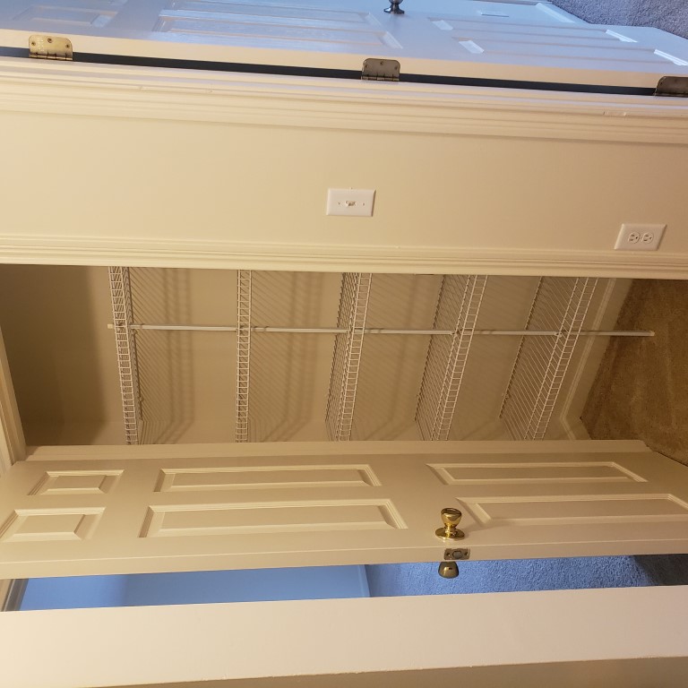 14 Pepperwood 1 - upstairs hall closet