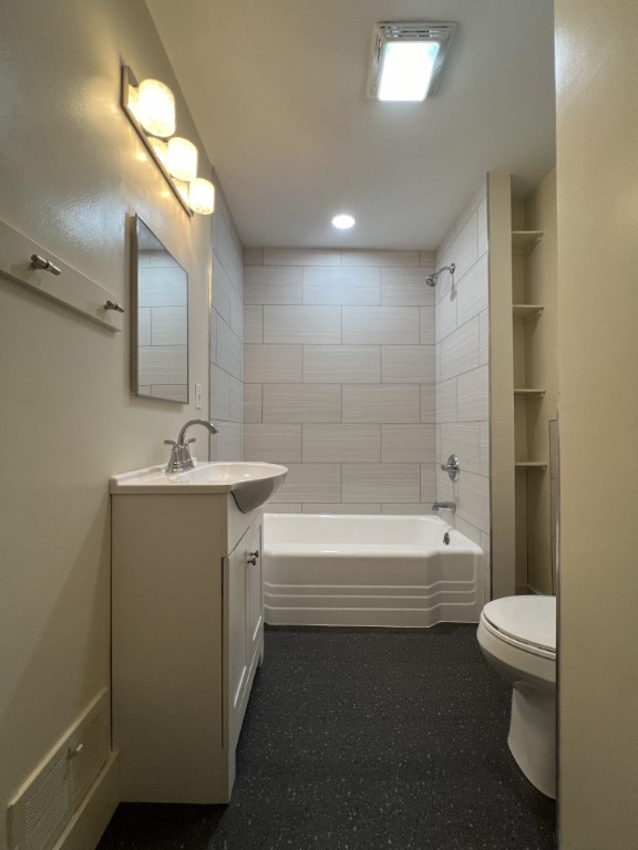 Apt 3 Bath 