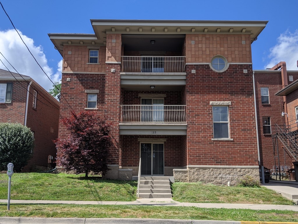 22 East Walnut Street Apt 101- FALL 2026