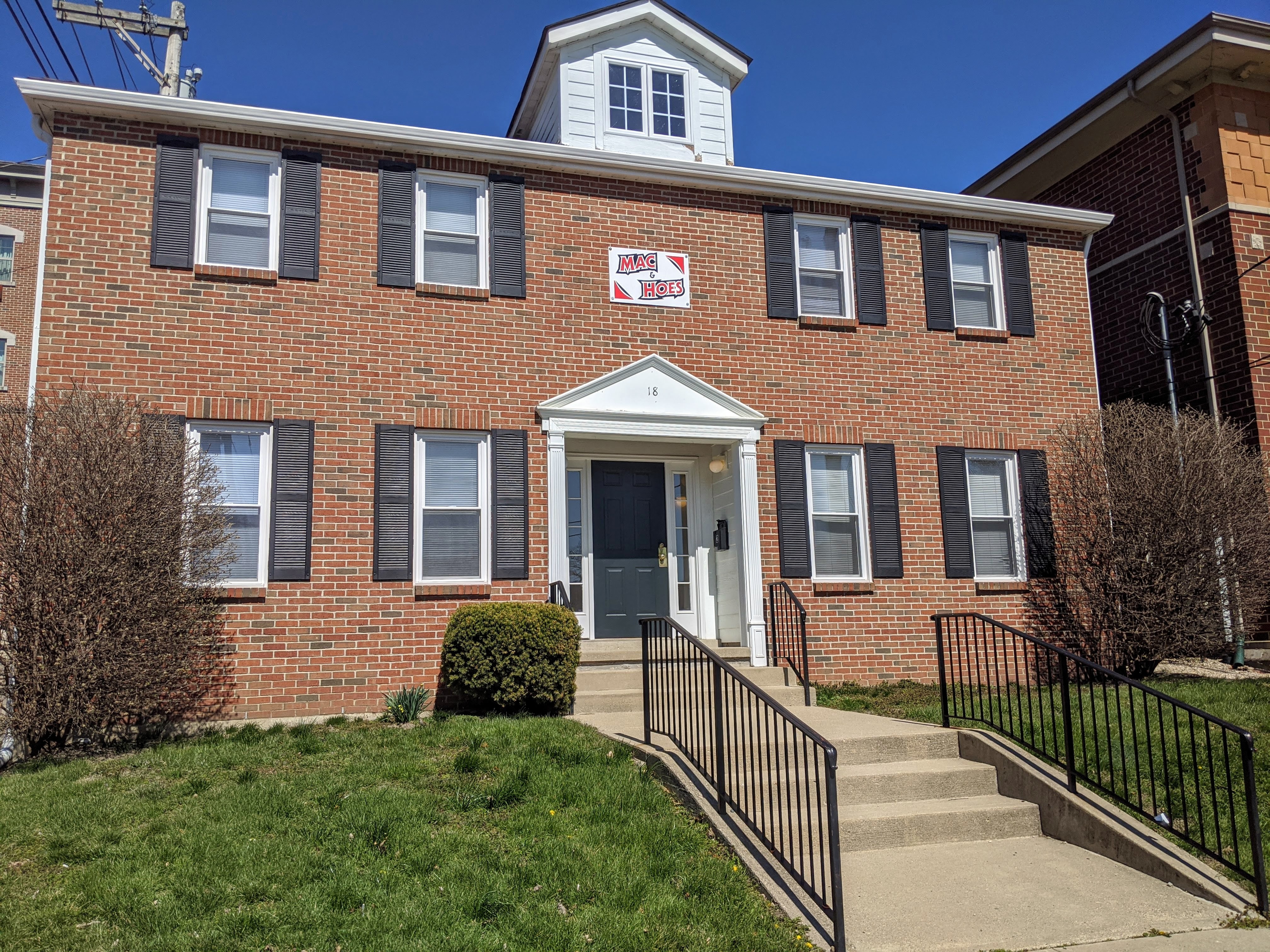 18 East Walnut Street Apt 1