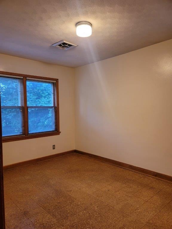 BR 2 (cork flooring)