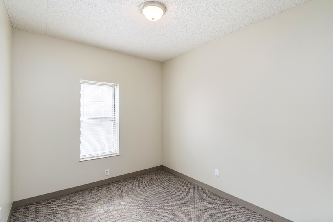 11 W Church 2B-03606